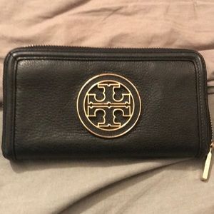 Tory Burch wallet